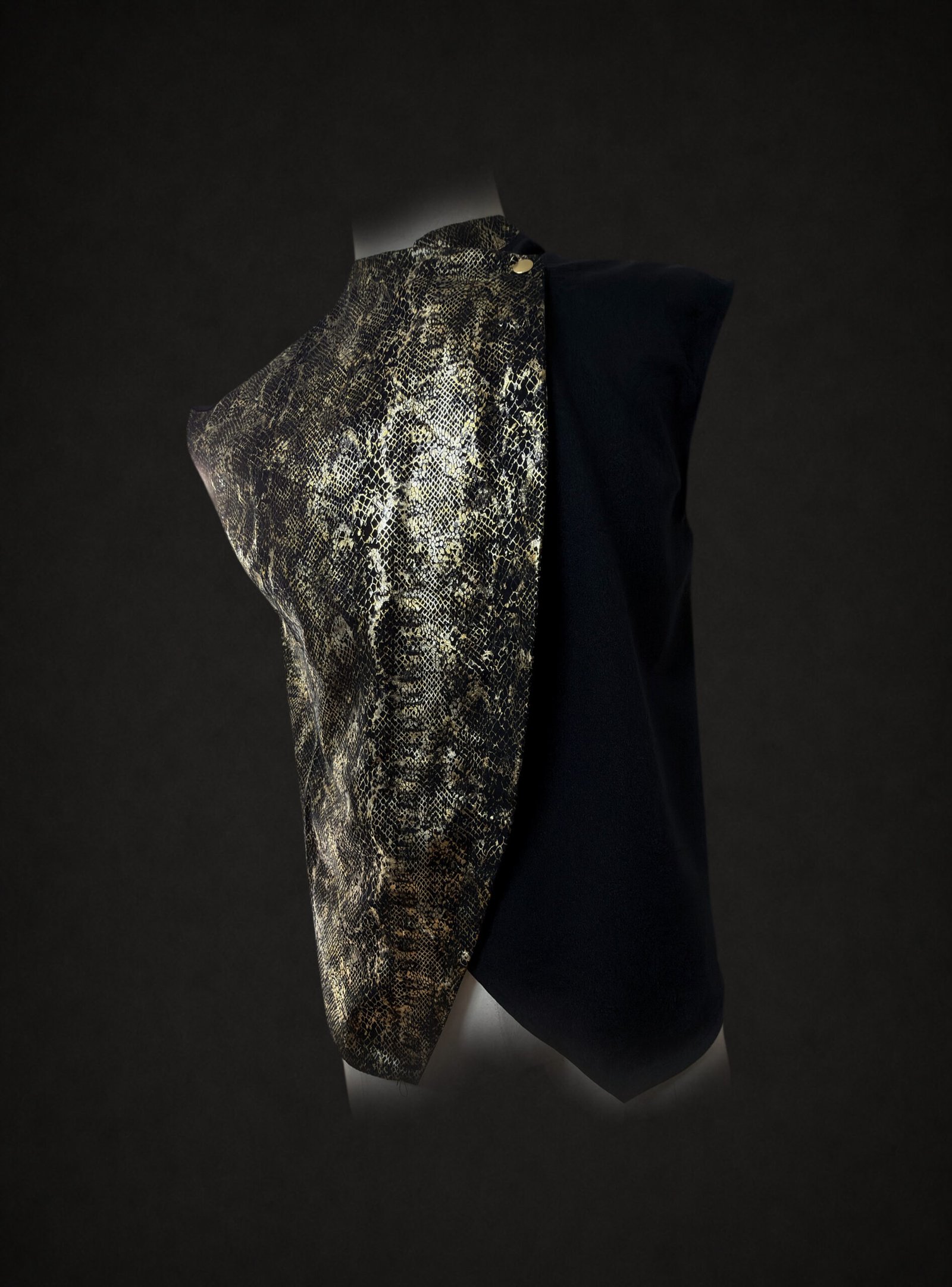 Venom Split Shirt - Image 1